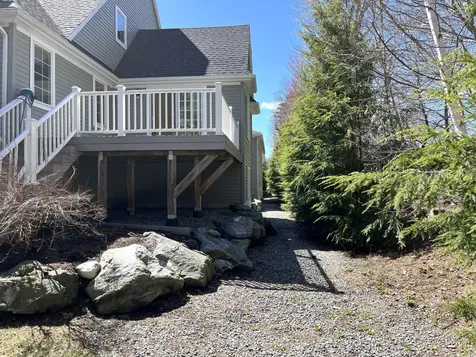 4 Iris Way Brunswick ME 04011