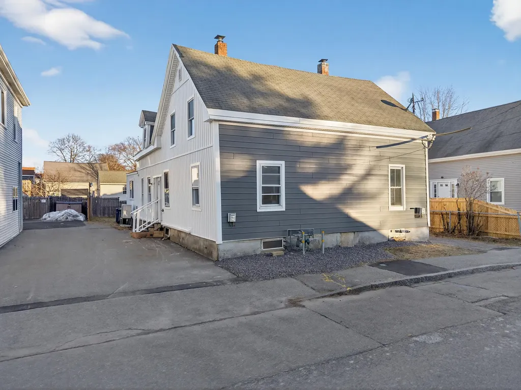 134 - 136 Sawyer Street South Portland ME 04106