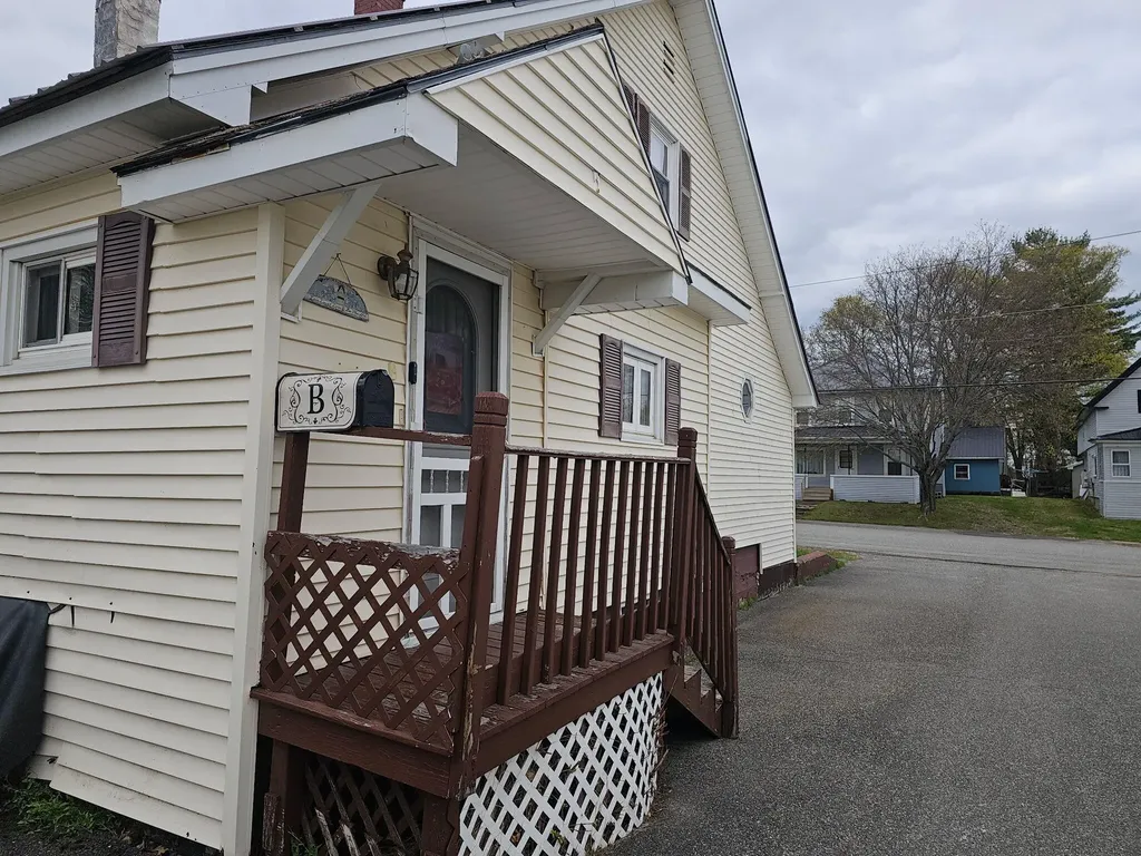 22 Pine Street East Millinocket ME 04430