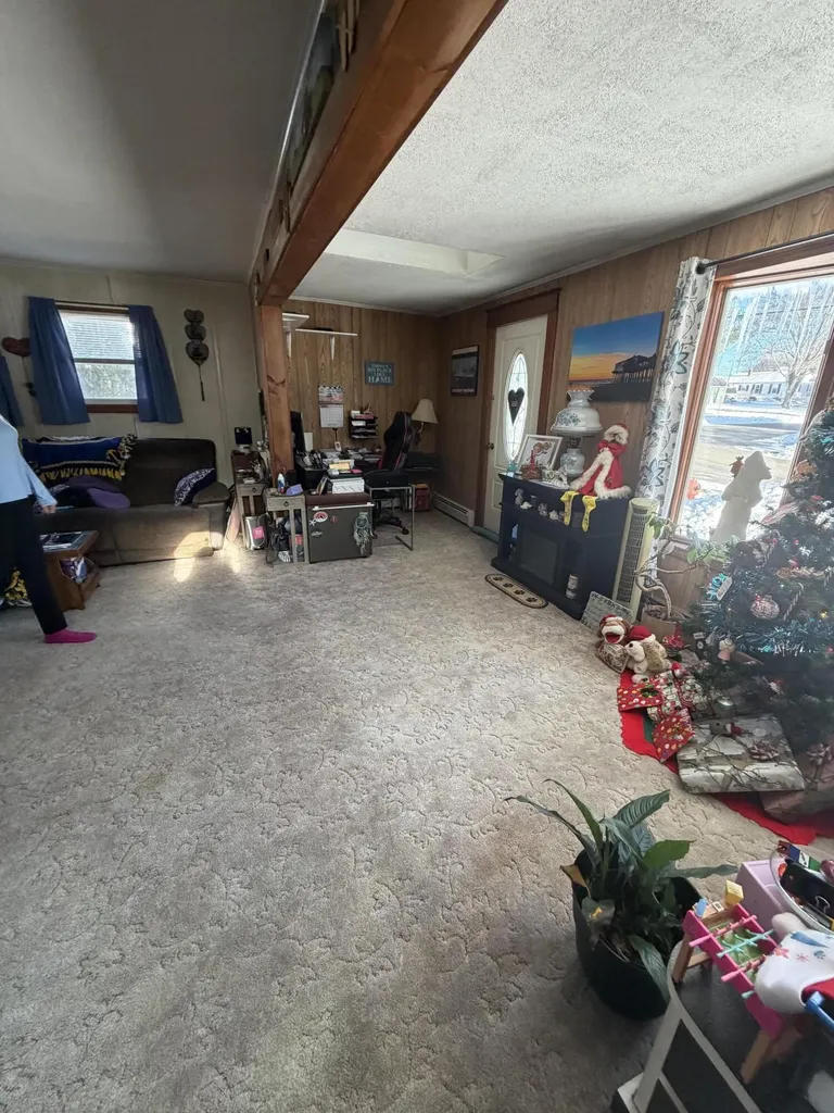22 Pine Street East Millinocket ME 04430