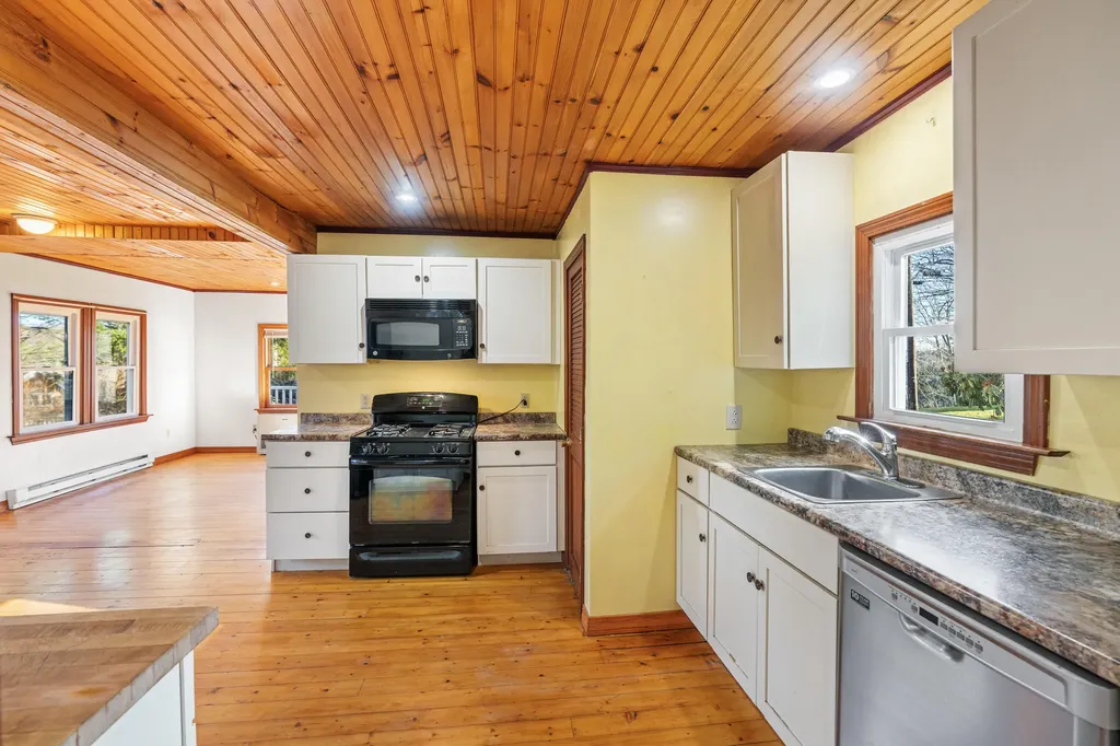 40 Knubble Road Georgetown ME 04548