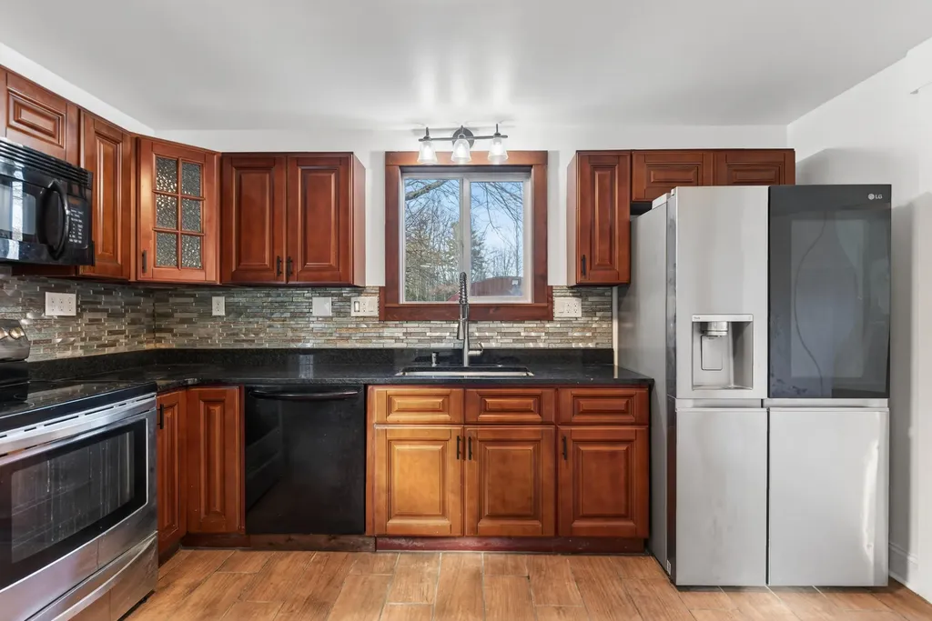 510 Roosevelt Trail Casco ME 04015