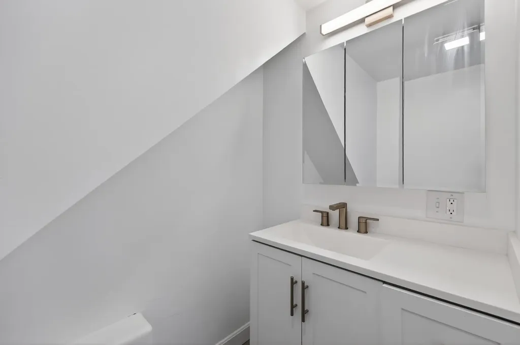 510 Roosevelt Trail Casco ME 04015