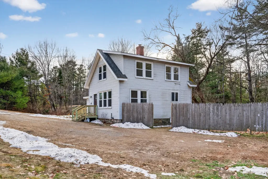 510 Roosevelt Trail Casco ME 04015