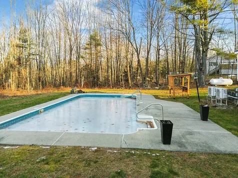 18 Mayland Street Oakland ME 04963