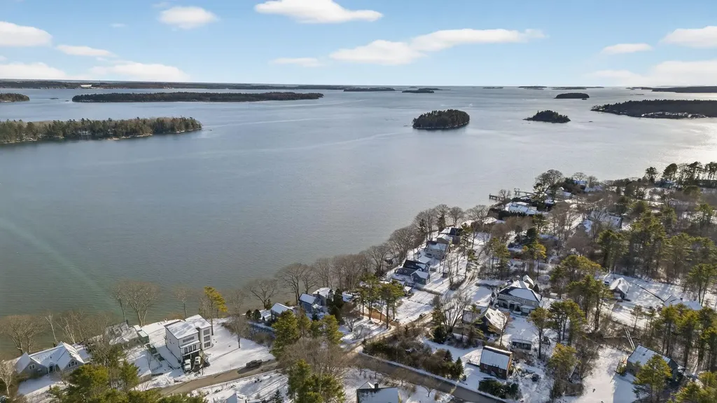 58 Maquoit Drive Freeport ME 04032