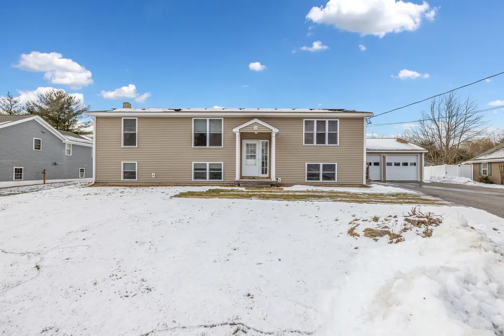 18 Plymouth Drive Biddeford ME 04005