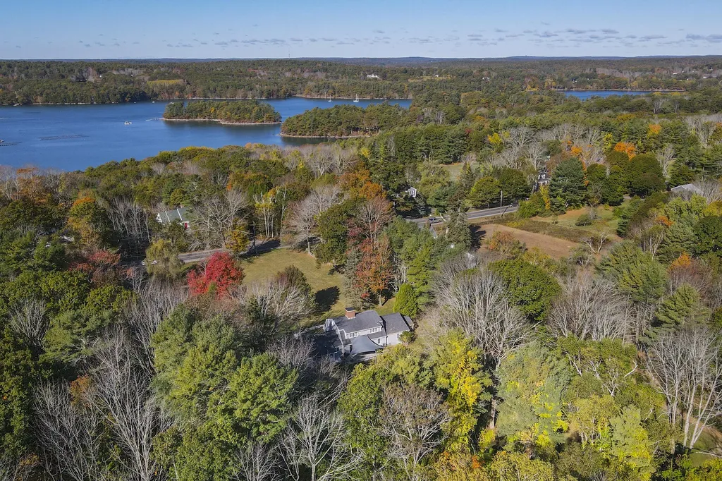 322 Bristol Road Damariscotta ME 04543