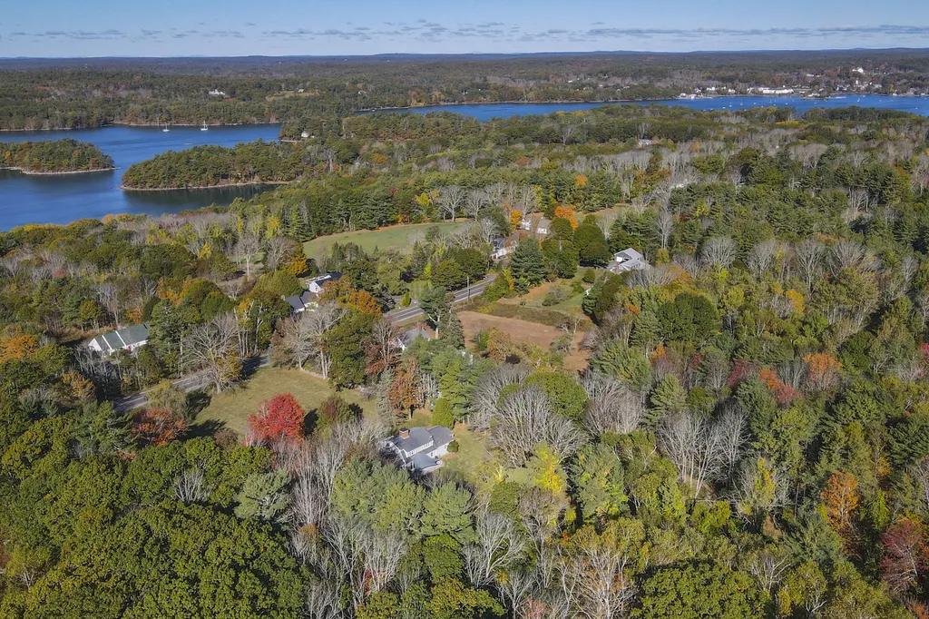 322 Bristol Road Damariscotta ME 04543