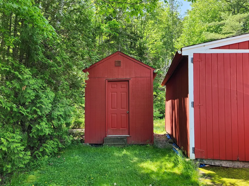 86 Beach Road Lincolnville ME 04849