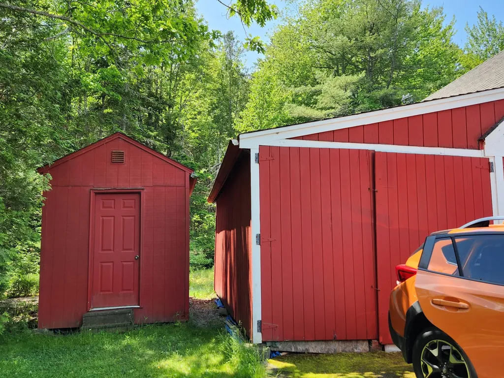 86 Beach Road Lincolnville ME 04849