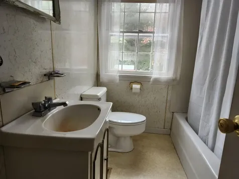 86 Beach Road Lincolnville ME 04849