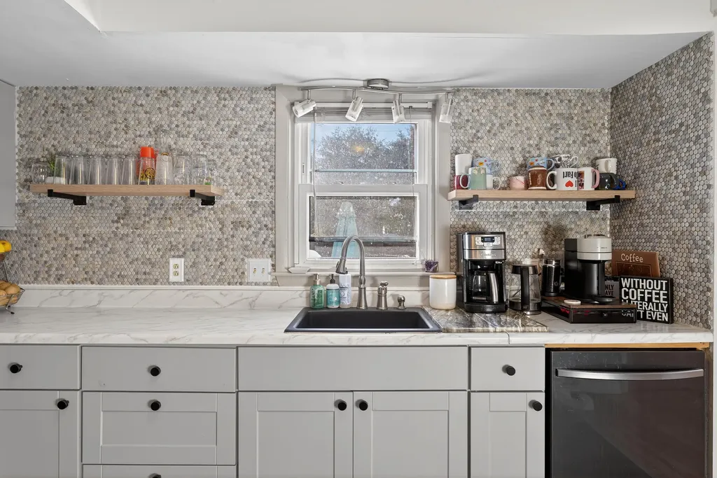 20 Shobe Avenue Brunswick ME 04011