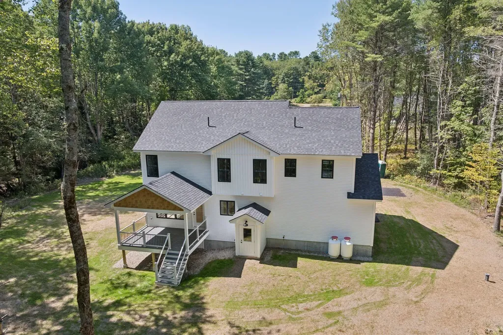 8 Statler Lane Freeport ME 04032