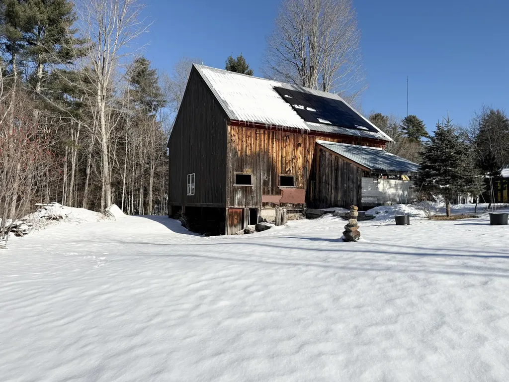 992 Pequawket Trail Baldwin ME 04091