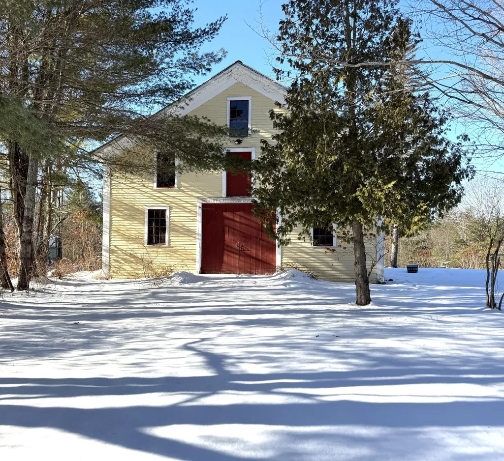 992 Pequawket Trail Baldwin ME 04091