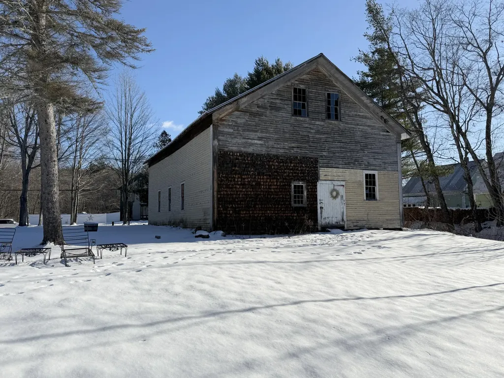 992 Pequawket Trail Baldwin ME 04091