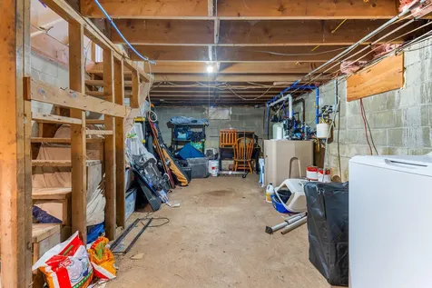 16 Mason Avenue Naples ME 04055