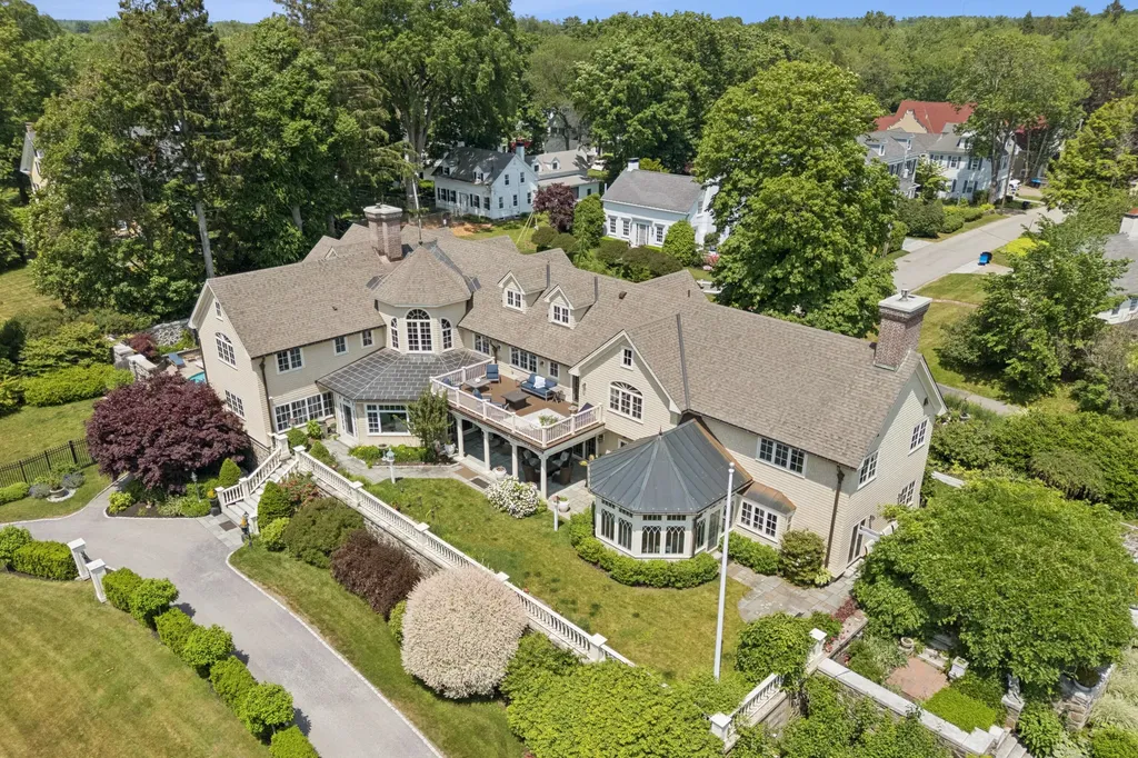 60 Ocean Avenue Kennebunkport ME 04046