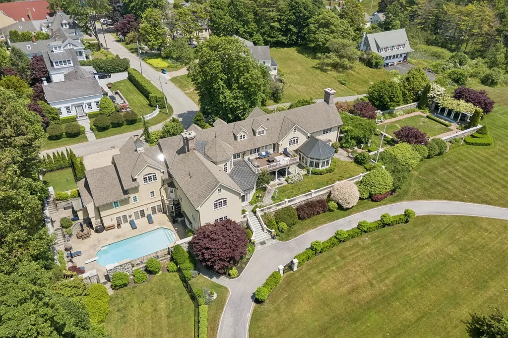 60 Ocean Avenue Kennebunkport ME 04046