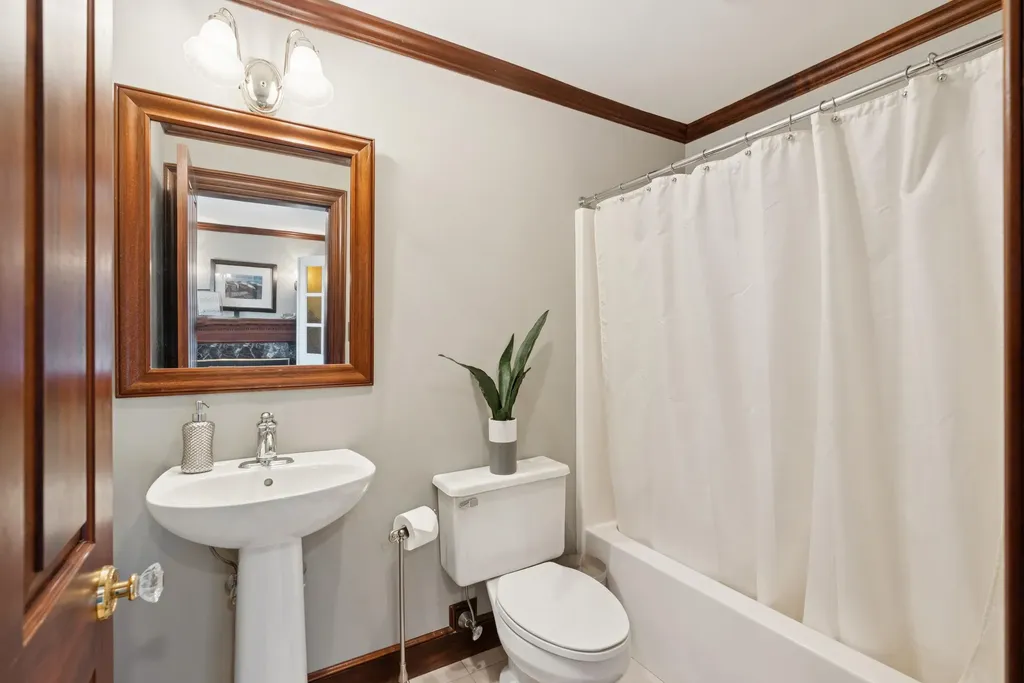 60 Ocean Avenue Kennebunkport ME 04046