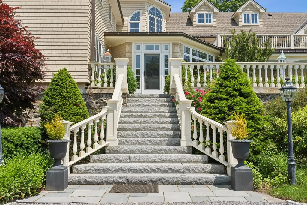 60 Ocean Avenue Kennebunkport ME 04046