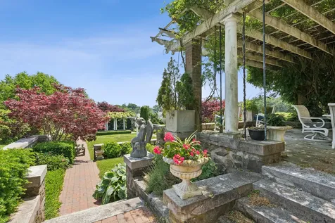60 Ocean Avenue Kennebunkport ME 04046
