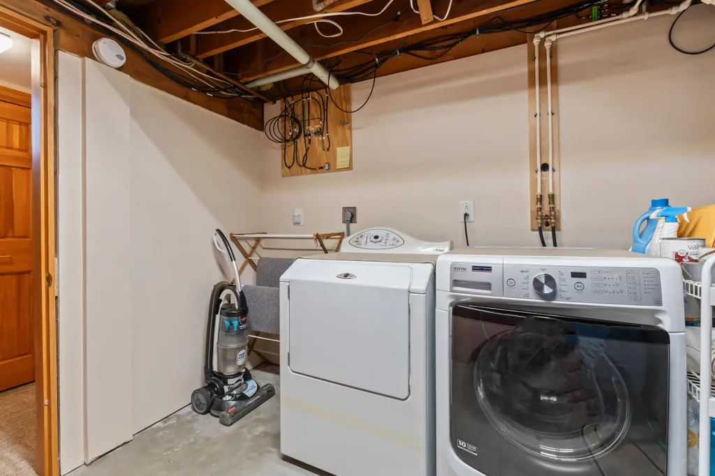 24 Penny Lane Jefferson ME 04348
