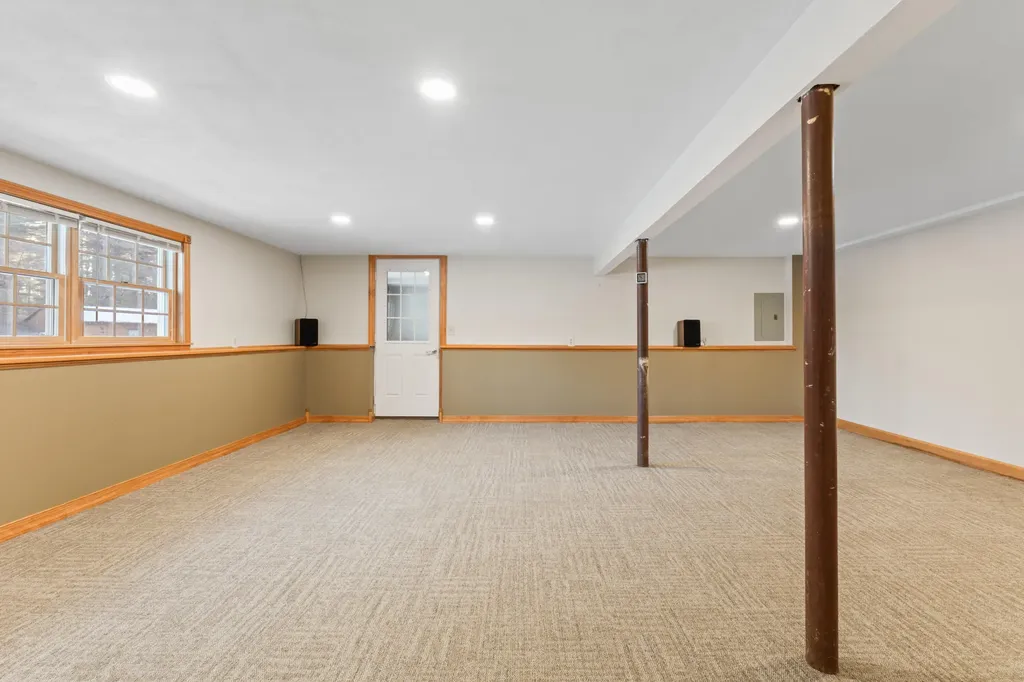 24 Penny Lane Jefferson ME 04348