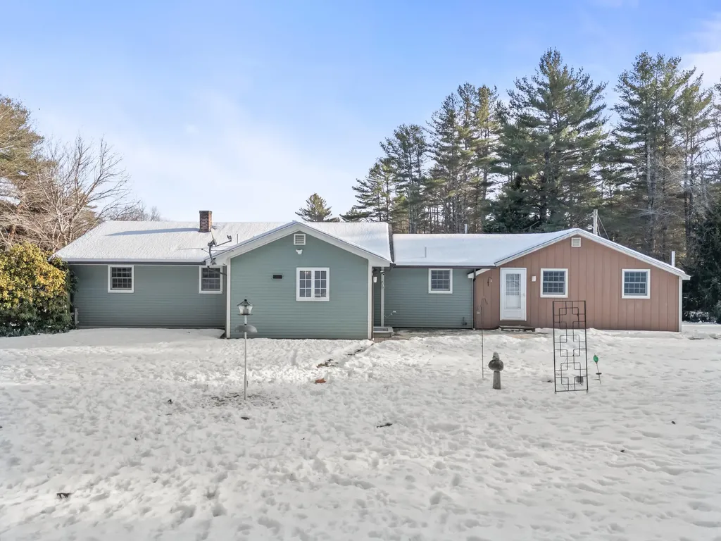 24 Penny Lane Jefferson ME 04348