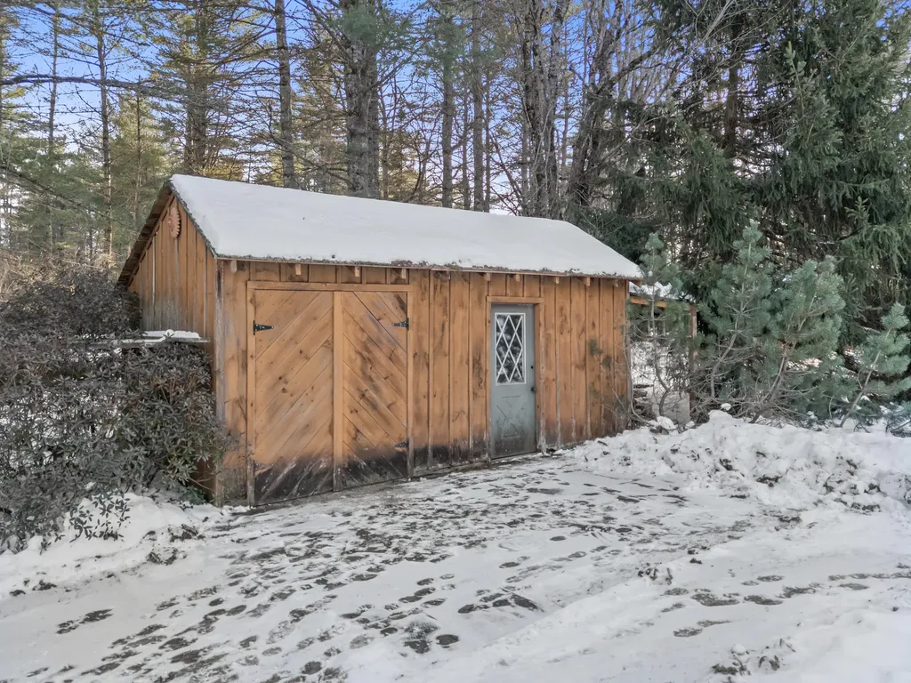 24 Penny Lane Jefferson ME 04348