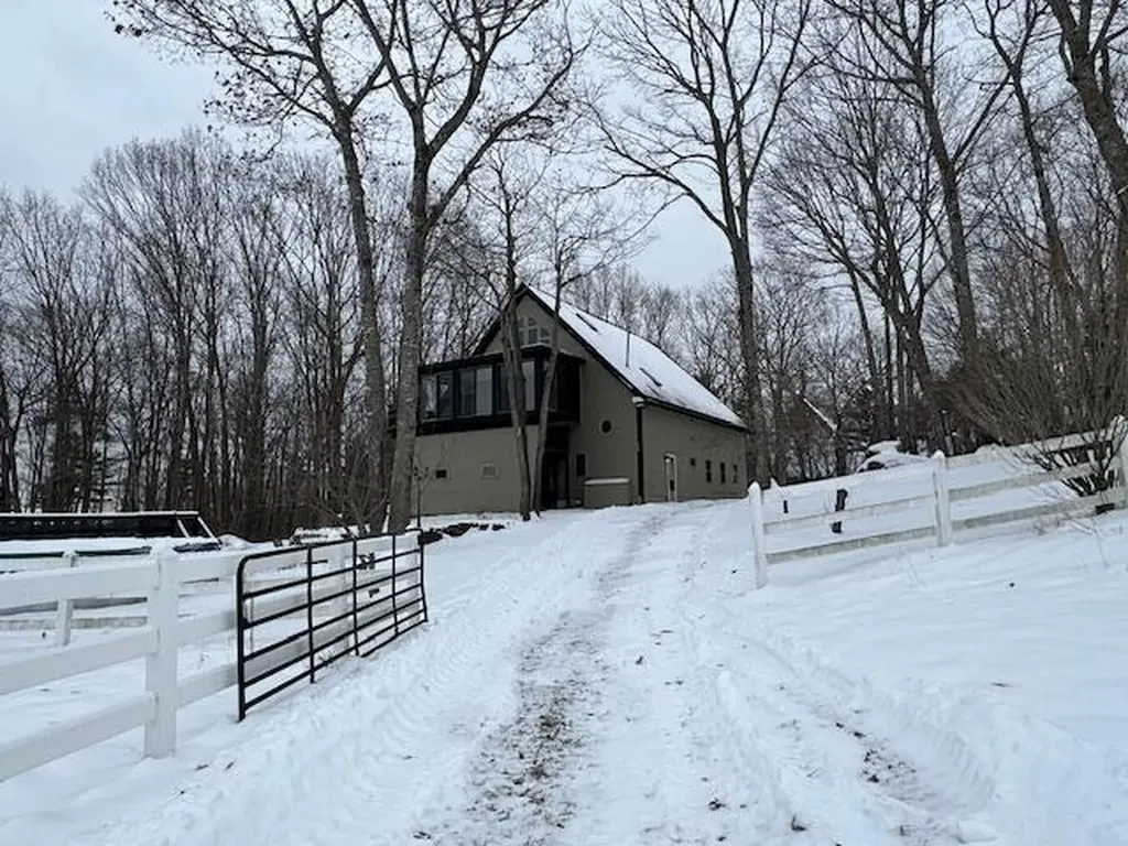 693 Goding Road Acton ME 04001