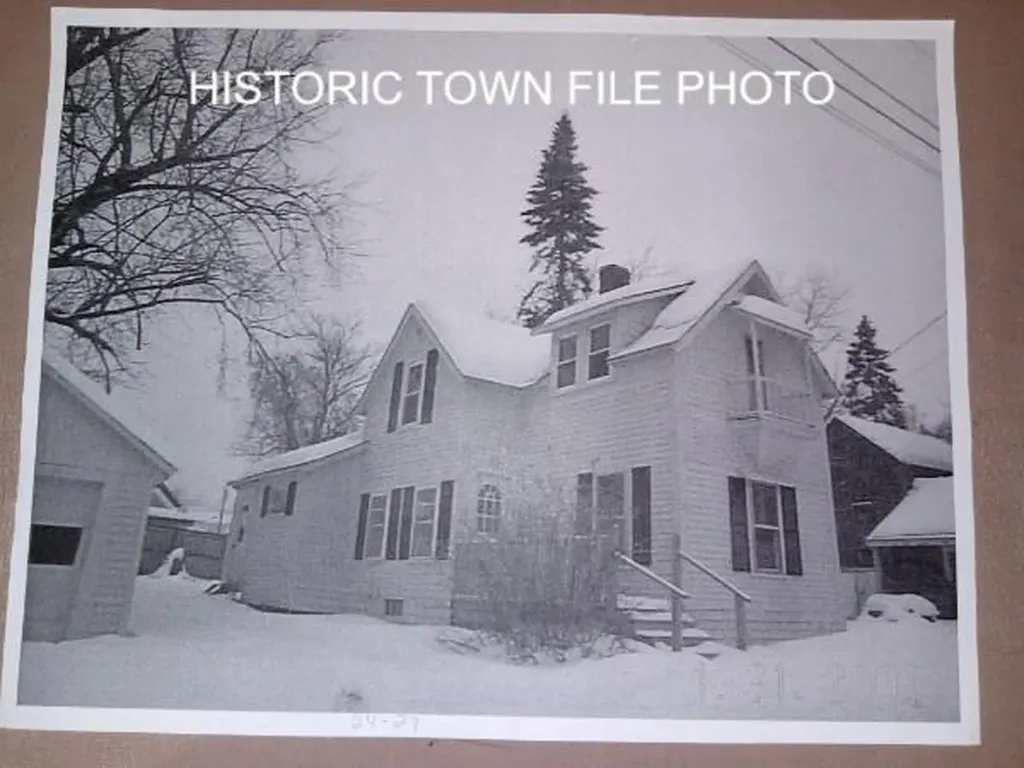 6 School Street Bridgton ME 04009