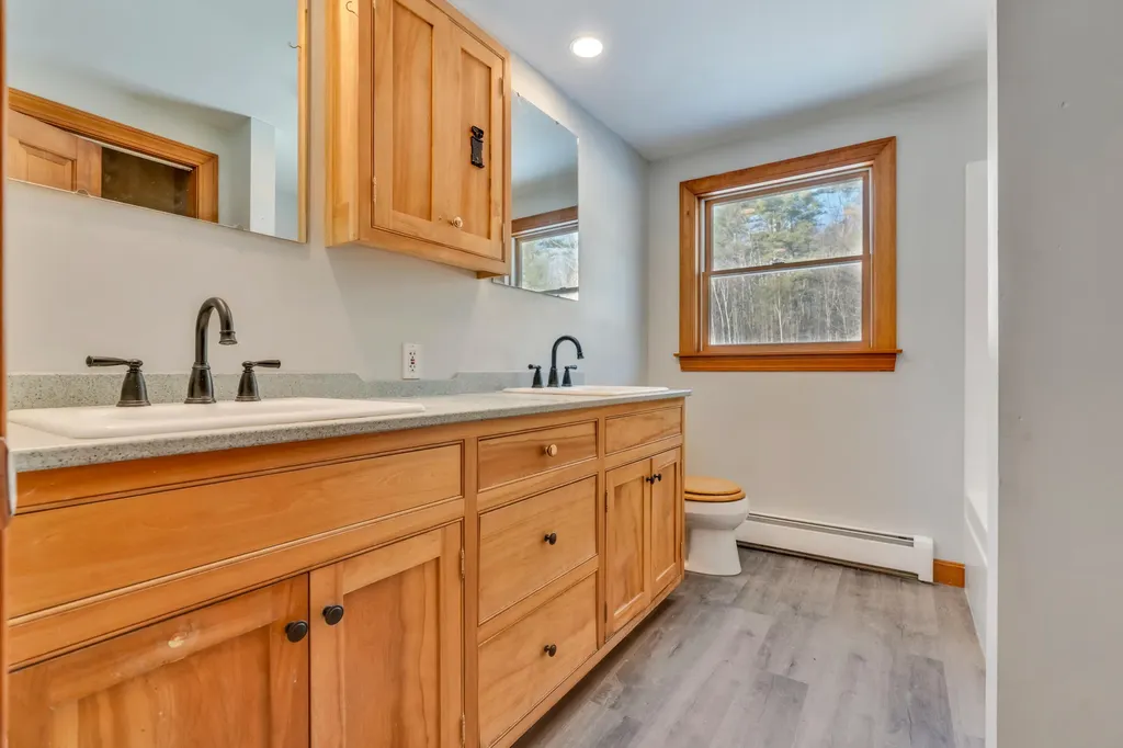 40 Goding Road Lebanon ME 04027