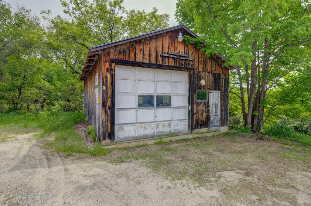 38 Kuvaja Road Greenwood ME 04255