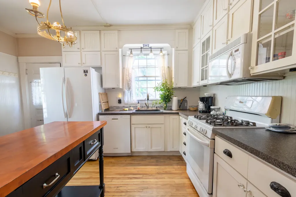 18 Hudson Street Bangor ME 04401