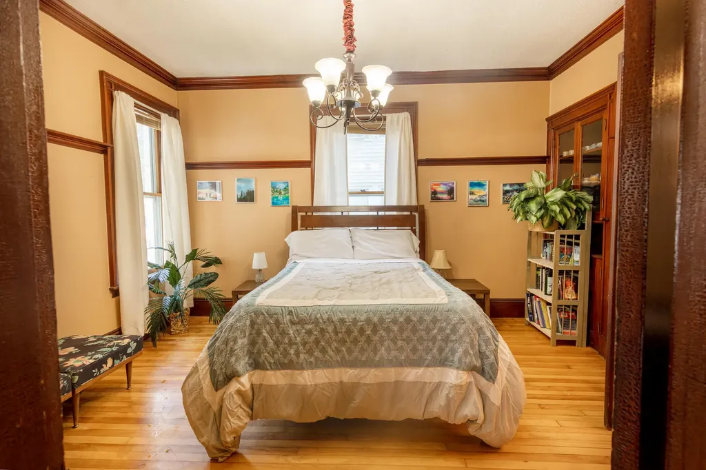 18 Hudson Street Bangor ME 04401