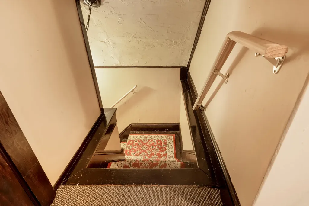 18 Hudson Street Bangor ME 04401