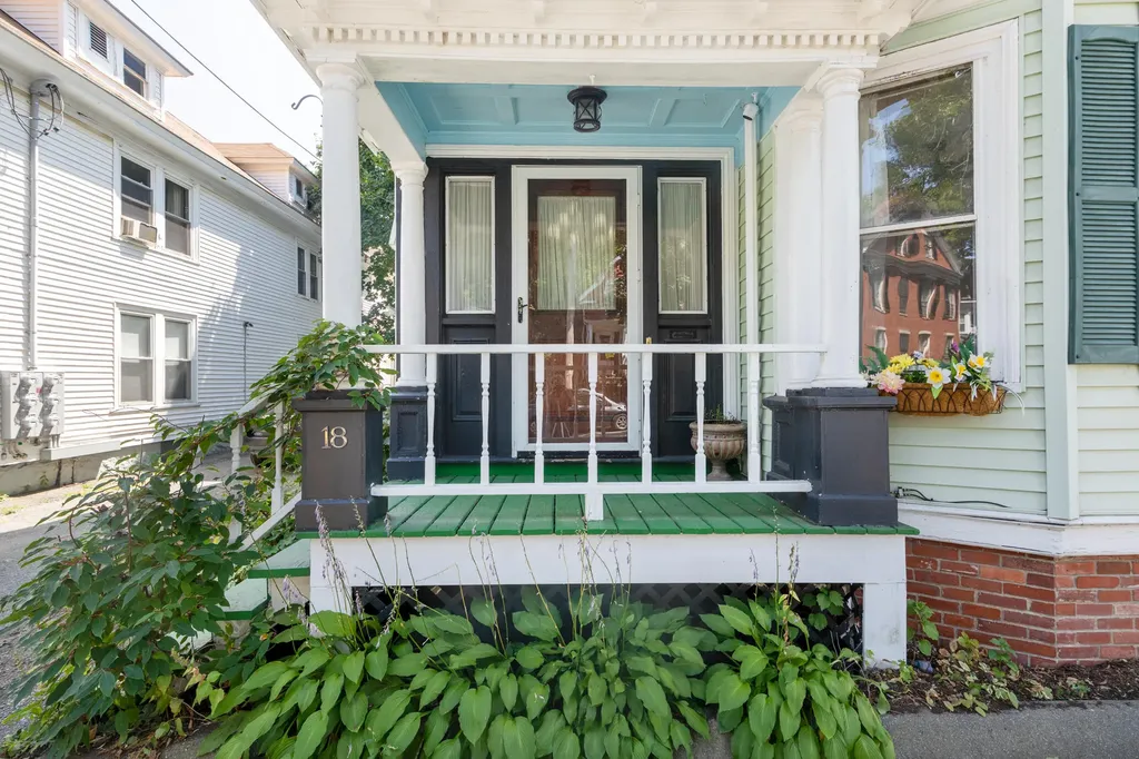 18 Hudson Street Bangor ME 04401