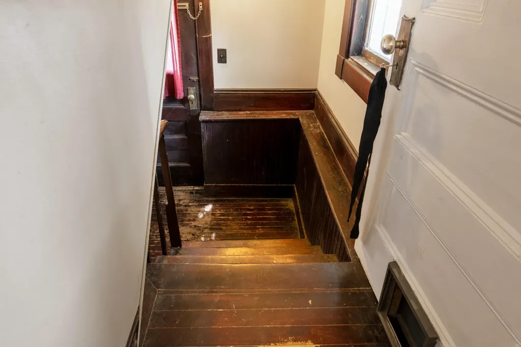 18 Hudson Street Bangor ME 04401