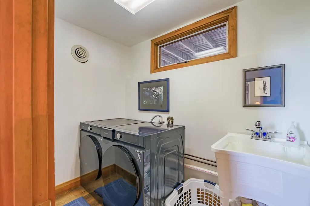 25 Acadia Drive Rockland ME 04841