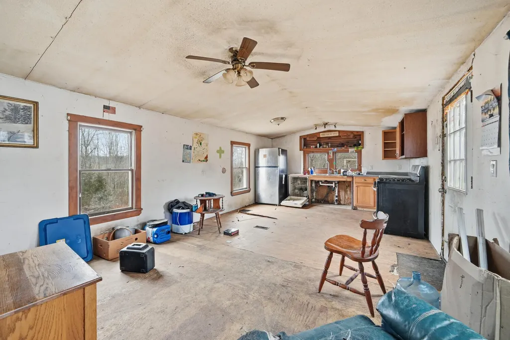 38 Jasmine Lane Union ME 04862