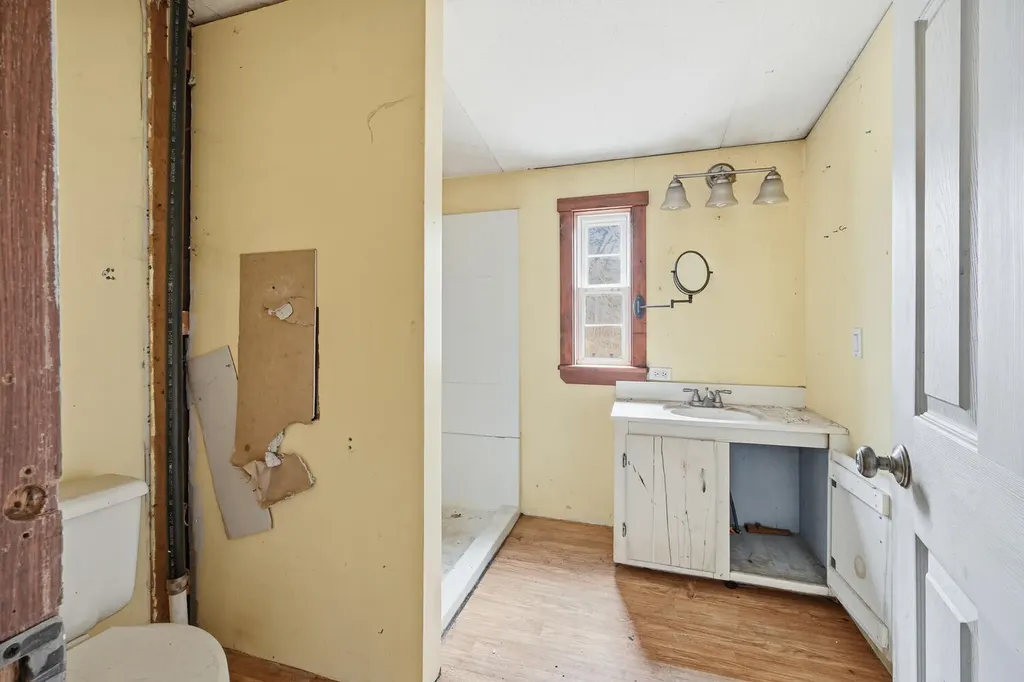 38 Jasmine Lane Union ME 04862