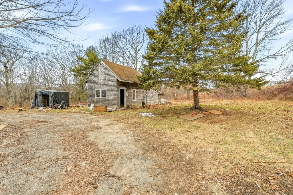 38 Jasmine Lane Union ME 04862