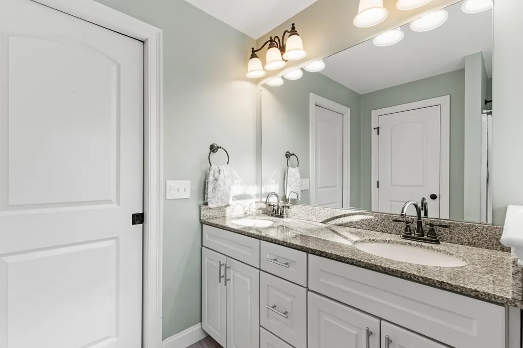 58 Hardy Road Falmouth ME 04105