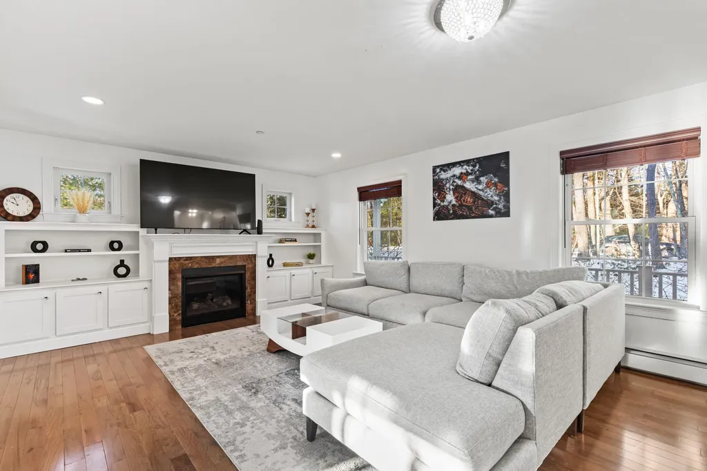 58 Hardy Road Falmouth ME 04105