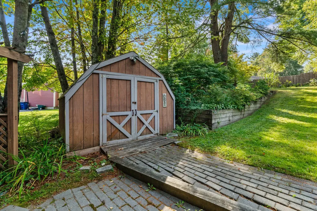 5 Crestwood Drive Westbrook ME 04092