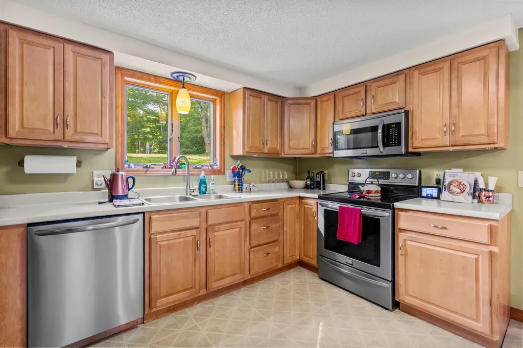 5 Crestwood Drive Westbrook ME 04092