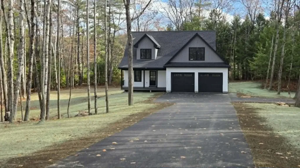 65 Autumn Ridge Sabattus ME 04280