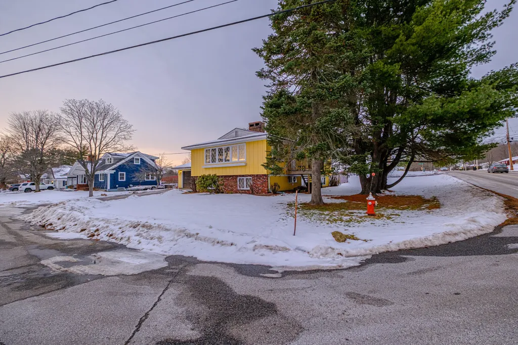 20 Novella Street Lewiston ME 04240